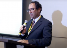 Prof. Jean discursa em cerimônia do CRMV-PE